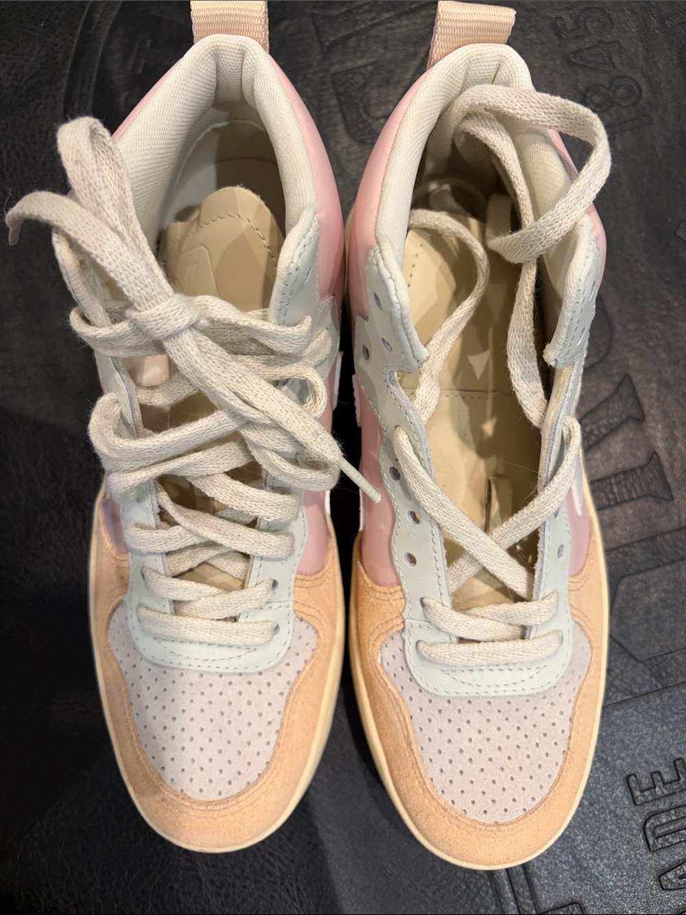 Veja V 15 Mid-Top Sneaker in Pink, Cream and Peach Size 7US 38EU - Picture 5 of 6